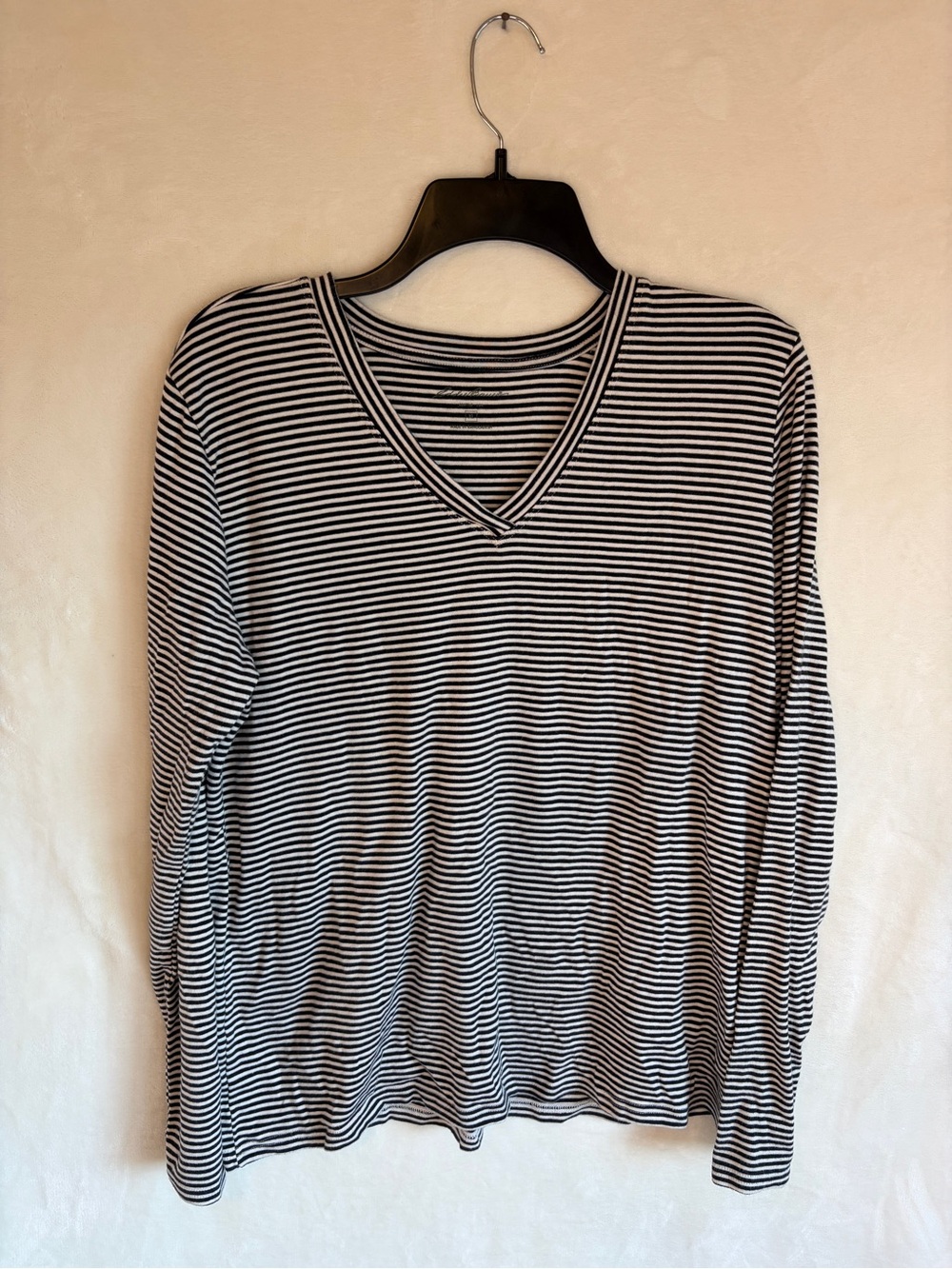 Eddie Bauer Black and White Striped V-Neck Tee Women’s XL